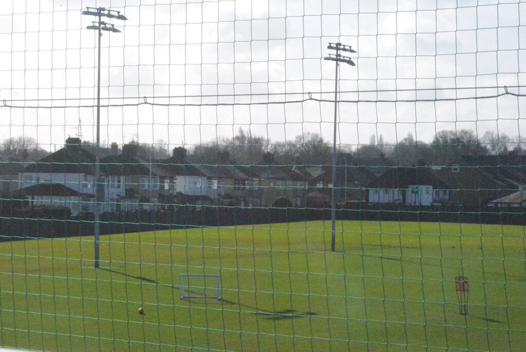 5 نصائح لاختيار أفضل شركات توريد شبك الملاعب &ndash; homegardensa.com