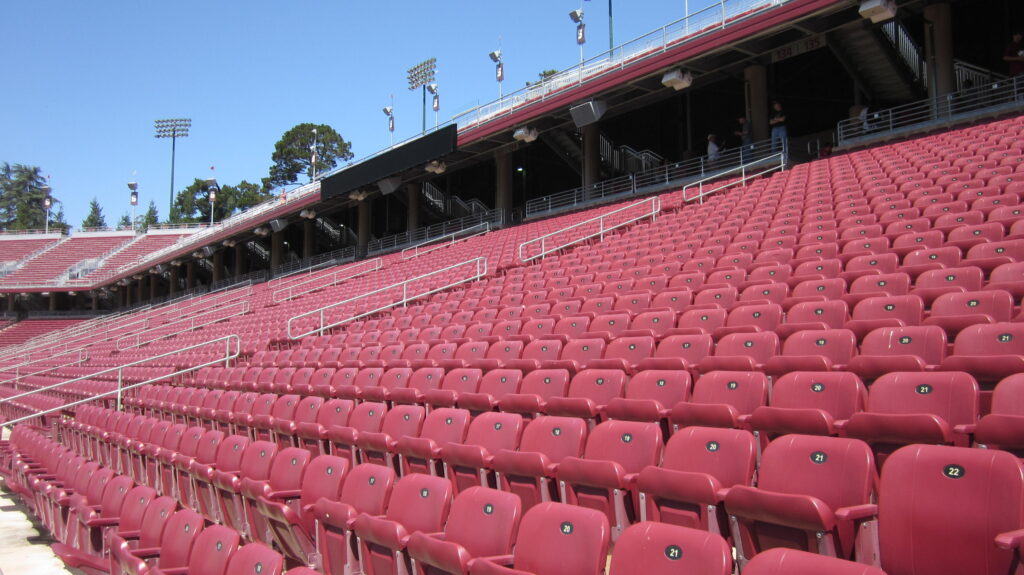 أحدث تصميمات مقاعد مدرجات ملاعب رياضية: ابتكار وراحة 5 أحدث تصميمات مقاعد مدرجات ملاعب رياضية: ابتكار وراحة – homegardensa.com